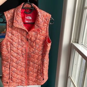 North Face vest size small!